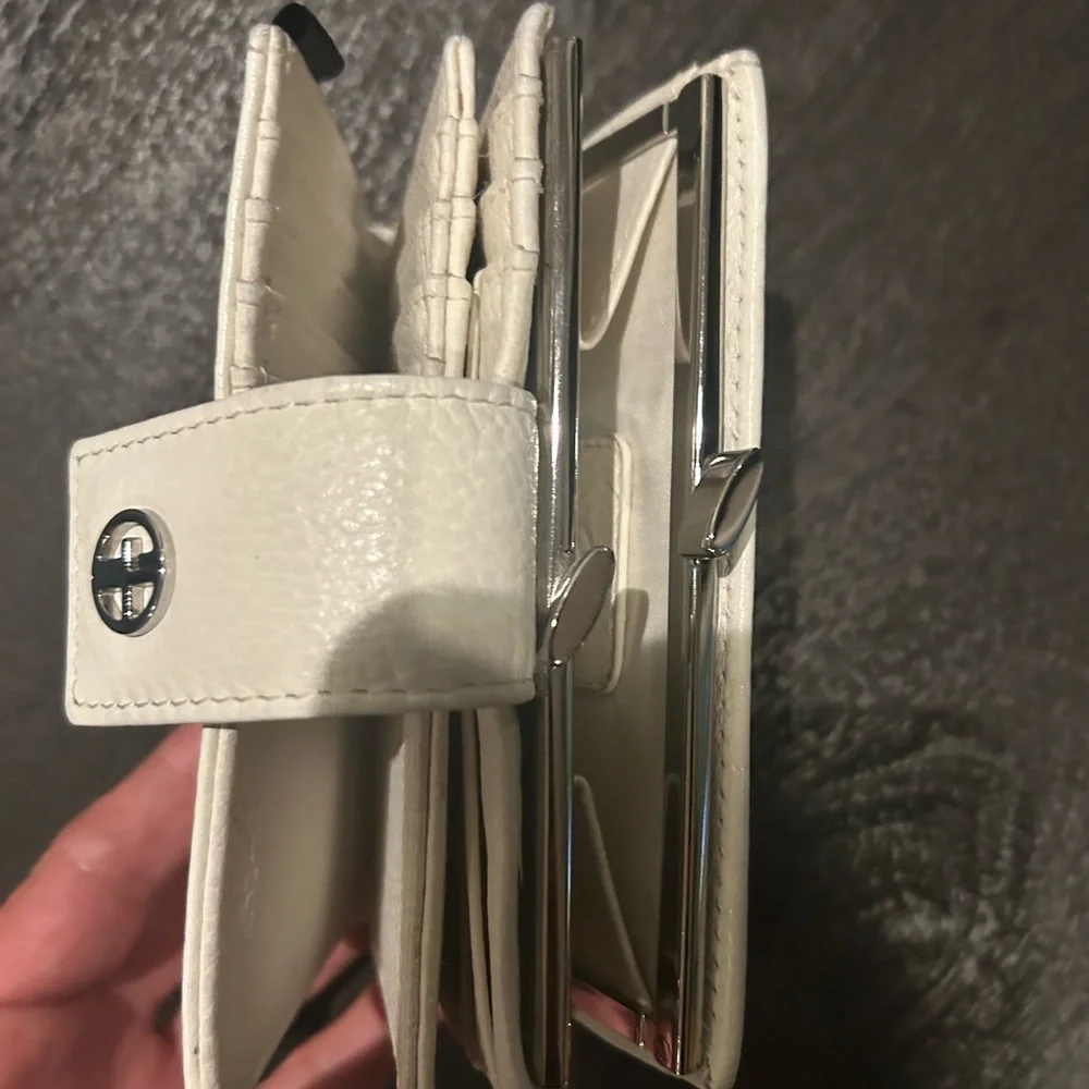 Giani Bernini soft, waxy pebbled leather indexer wallet